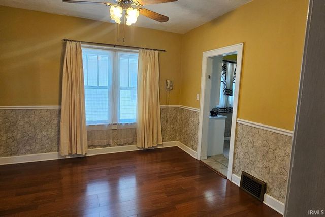 1556 S Linwood Avenue, Evansville, IN 47713