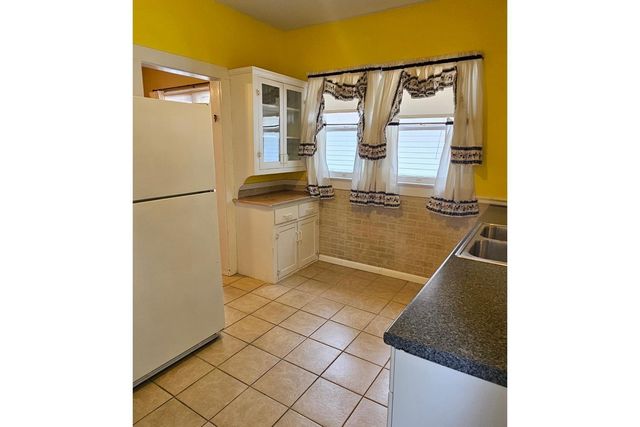 1556 S Linwood Avenue, Evansville, IN 47713