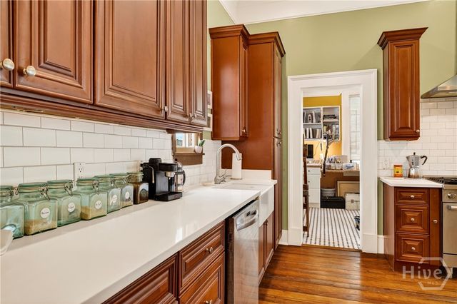 1116 Barnard Street, Savannah, GA 31401