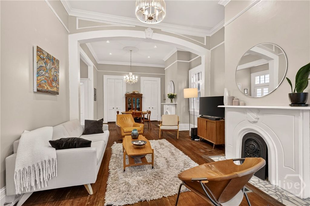 Image 7 of property listing at 1116 Barnard Street, Savannah, GA 31401