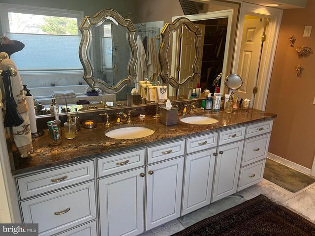 1465 MAYHURST BLVD, Mclean, VA 22102