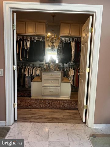 1465 MAYHURST BLVD, Mclean, VA 22102