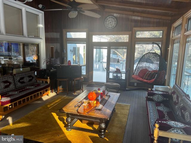 1465 MAYHURST BLVD, Mclean, VA 22102