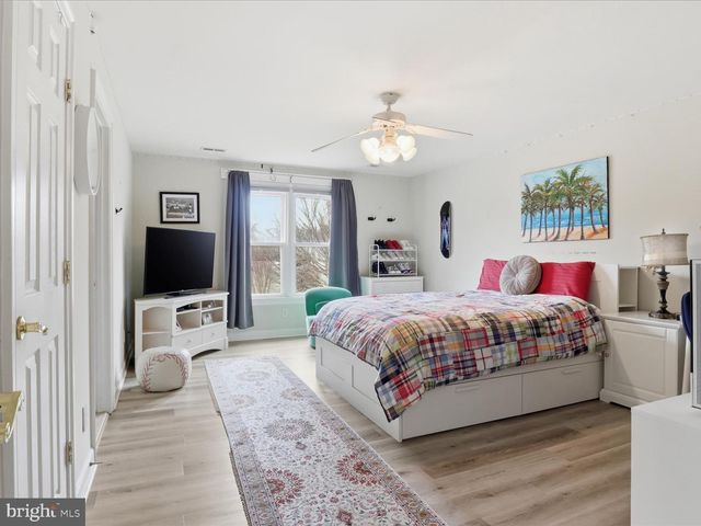 1465 MAYHURST BLVD, Mclean, VA 22102