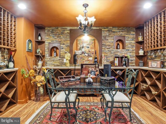 1465 MAYHURST BLVD, Mclean, VA 22102