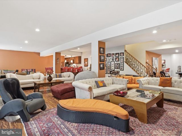 1465 MAYHURST BLVD, Mclean, VA 22102