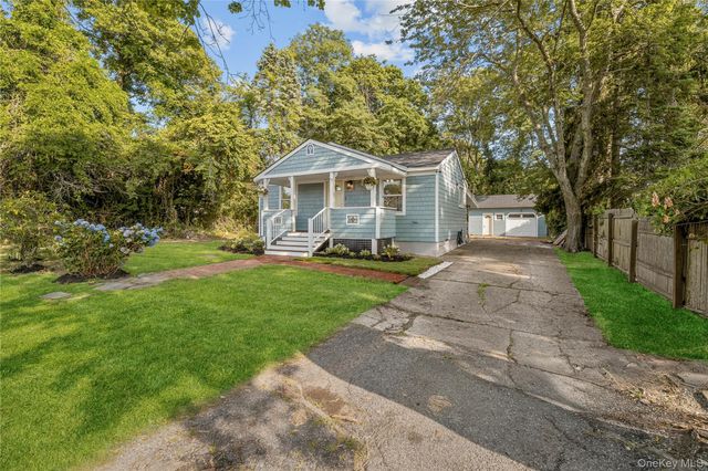 46 Barclay Road, Mastic Beach, NY 11951