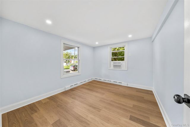 46 Barclay Road, Mastic Beach, NY 11951
