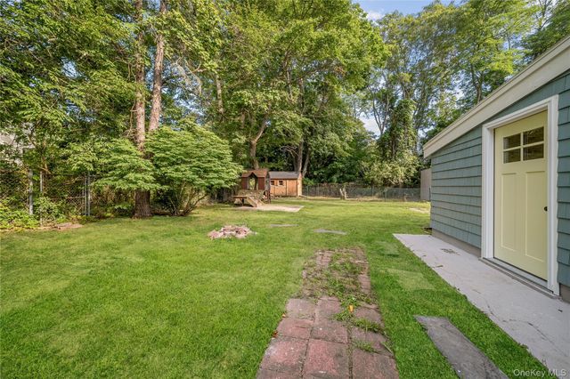 46 Barclay Road, Mastic Beach, NY 11951