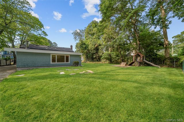 46 Barclay Road, Mastic Beach, NY 11951