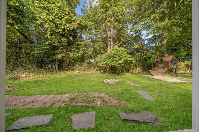 46 Barclay Road, Mastic Beach, NY 11951