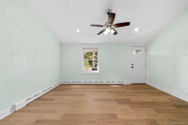 46 Barclay Road, Mastic Beach, NY 11951