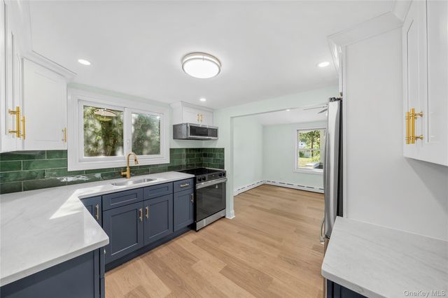 46 Barclay Road, Mastic Beach, NY 11951