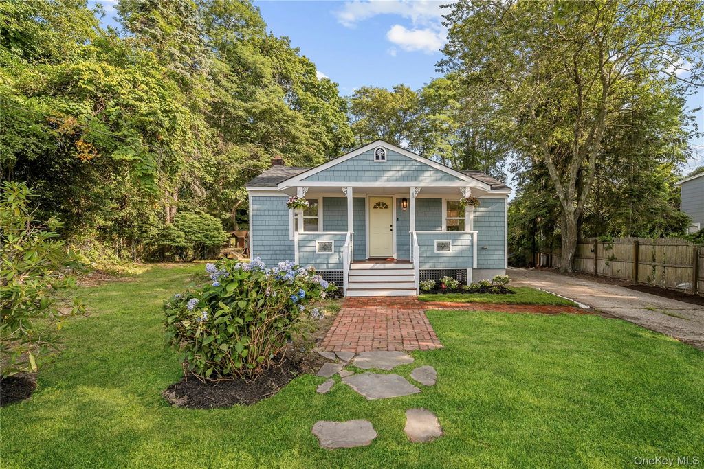 46 Barclay Road, Mastic Beach, NY 11951