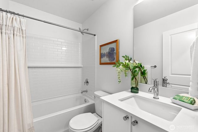 1425 SW 111th Lane, Seattle, WA 98164