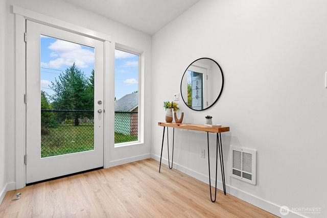 1425 SW 111th Lane, Seattle, WA 98164