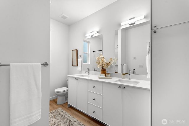 1425 SW 111th Lane, Seattle, WA 98164