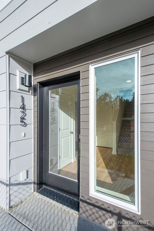 1425 SW 111th Lane, Seattle, WA 98164