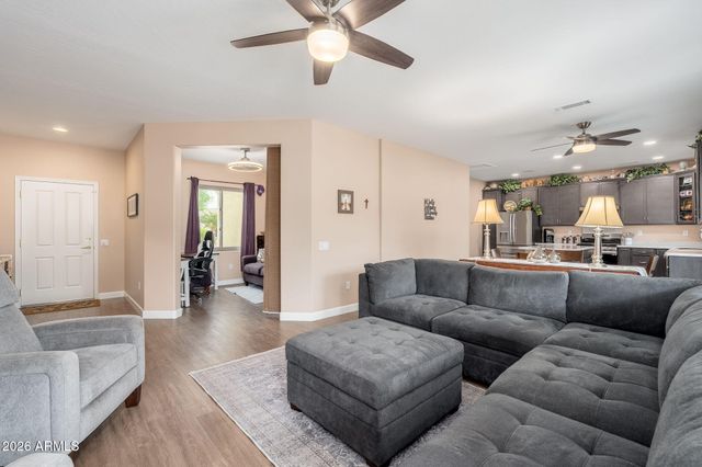 20680 N SHADOW MOUNTAIN Drive, Surprise, AZ 85374