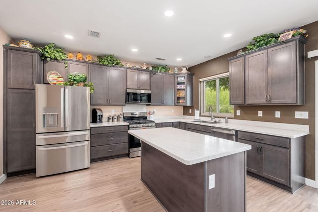 20680 N SHADOW MOUNTAIN Drive, Surprise, AZ 85374