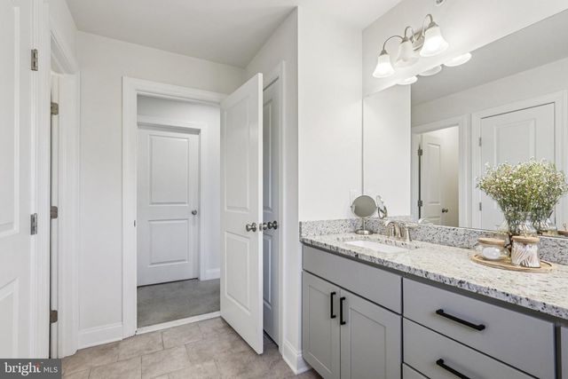 48 HUNTERS LN, Glen Mills, PA 19342