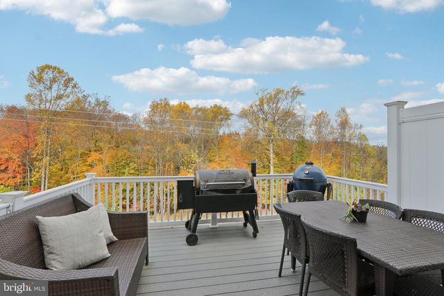 48 HUNTERS LN, Glen Mills, PA 19342