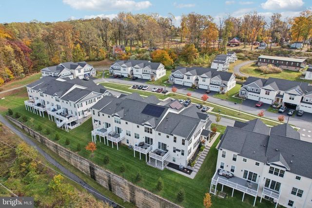 48 HUNTERS LN, Glen Mills, PA 19342