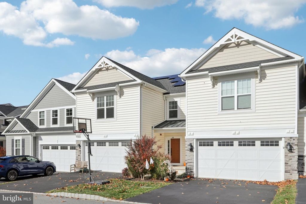 48 HUNTERS LN, Glen Mills, PA 19342