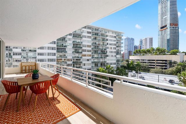 1402 Brickell Bay Dr 603, Miami, FL 33131