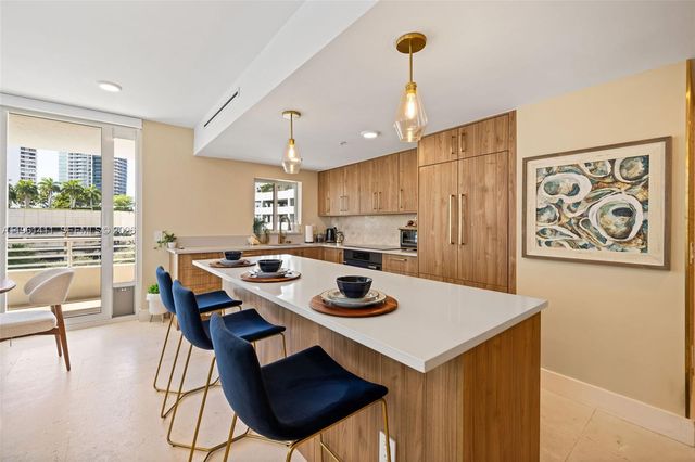 1402 Brickell Bay Dr 603, Miami, FL 33131