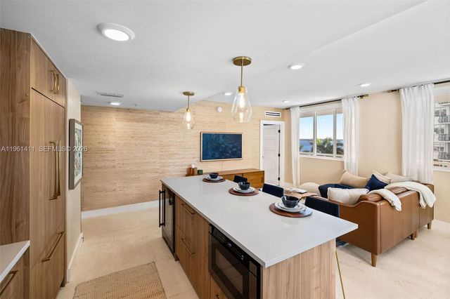 1402 Brickell Bay Dr 603, Miami, FL 33131