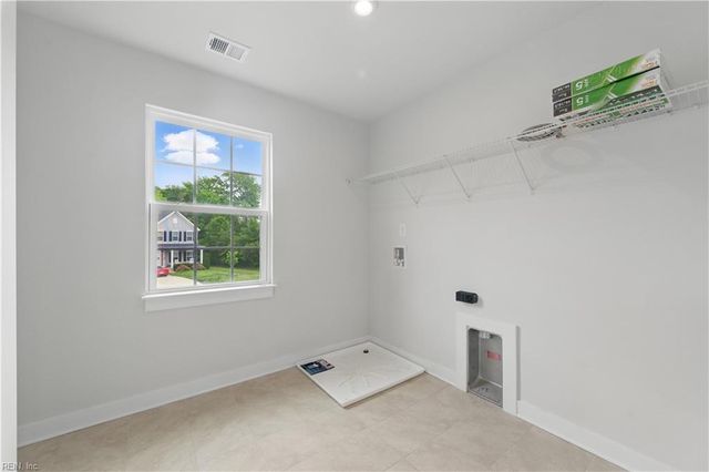 321 Windemere RD, Newport News, VA 23602