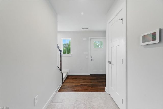 321 Windemere RD, Newport News, VA 23602