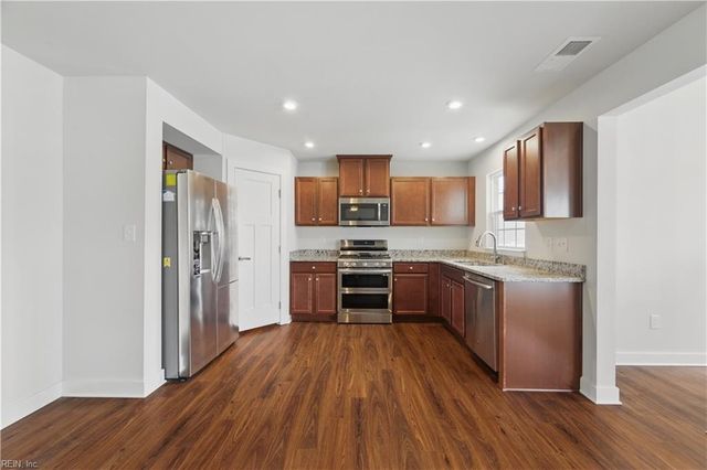 321 Windemere RD, Newport News, VA 23602