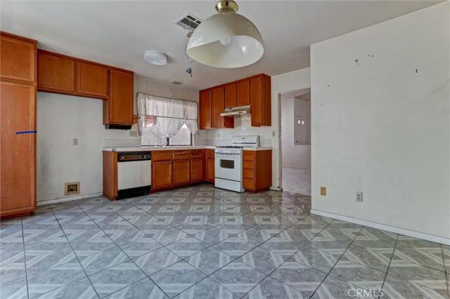 2812 Fairfield Avenue, Palmdale, CA 93550