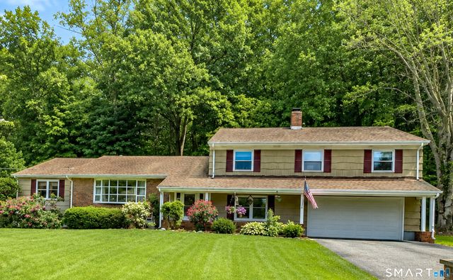 997 Rainbow Trail, Orange, CT 06477