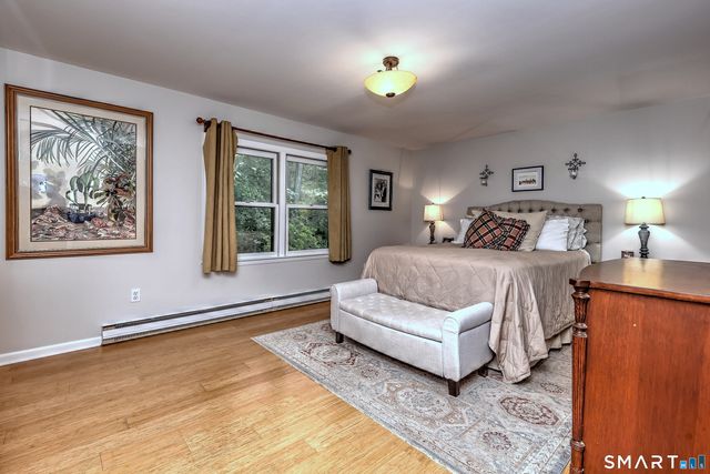 997 Rainbow Trail, Orange, CT 06477
