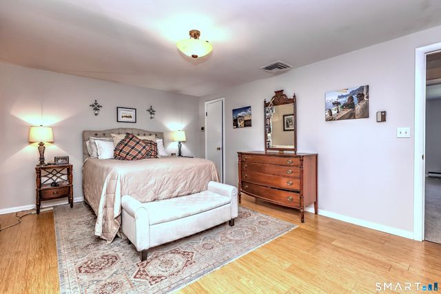 997 Rainbow Trail, Orange, CT 06477