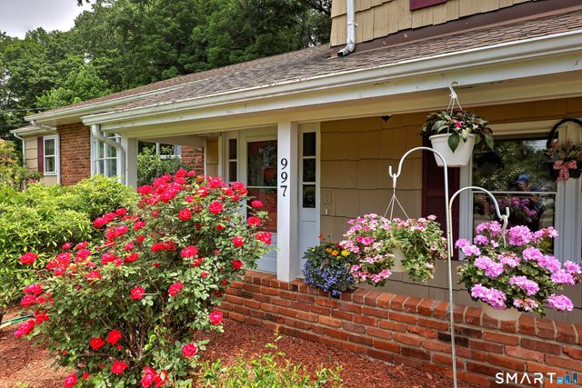 997 Rainbow Trail, Orange, CT 06477