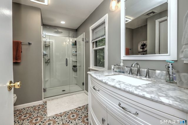 997 Rainbow Trail, Orange, CT 06477