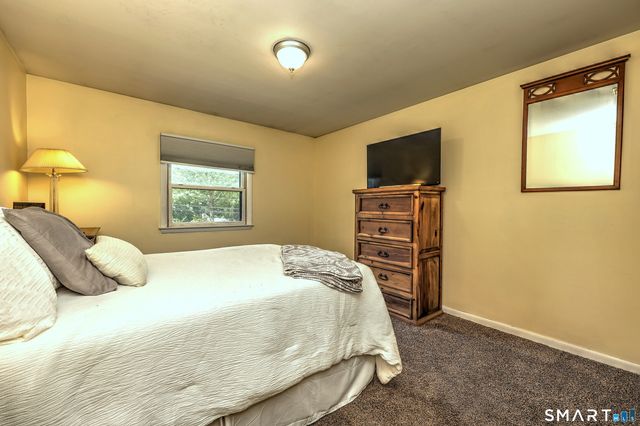997 Rainbow Trail, Orange, CT 06477