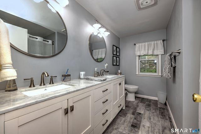 997 Rainbow Trail, Orange, CT 06477