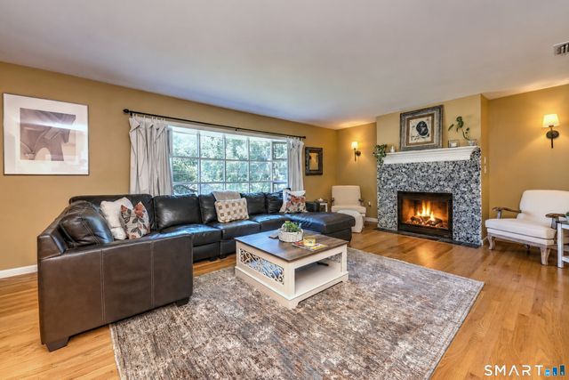 997 Rainbow Trail, Orange, CT 06477
