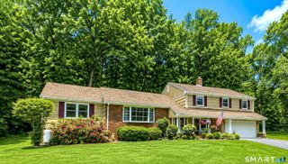 997 Rainbow Trail, Orange, CT 06477