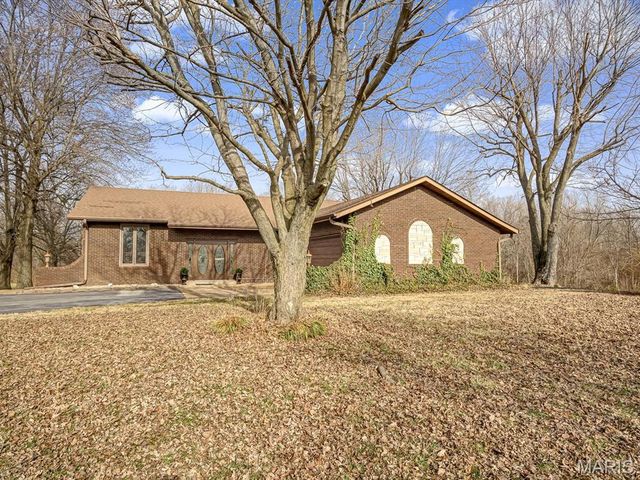 5089 Indian Hills Drive, Edwardsville, IL 62025