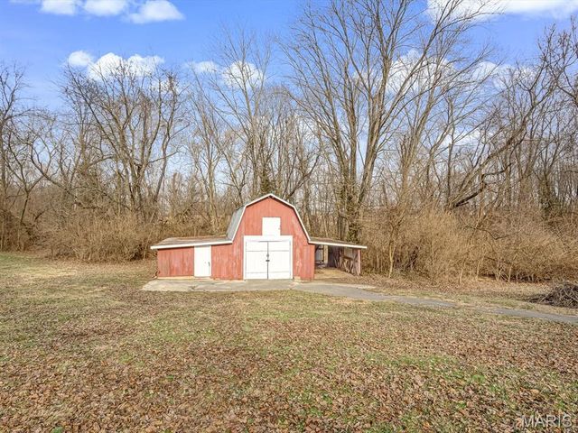 5089 Indian Hills Drive, Edwardsville, IL 62025