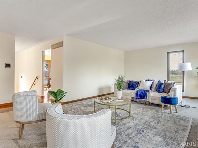 5089 Indian Hills Drive, Edwardsville, IL 62025