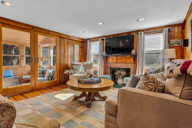 32 Bassett Lane, Madison, CT 06443