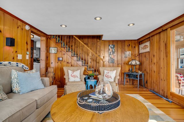 32 Bassett Lane, Madison, CT 06443