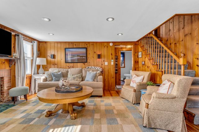 32 Bassett Lane, Madison, CT 06443